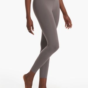 EUC Vuori Evolve Leggings
